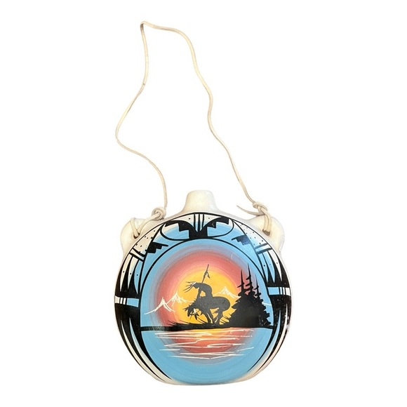 Vintage Nez Navajo Hand Painted‎ Canteen - Picture 1 of 3